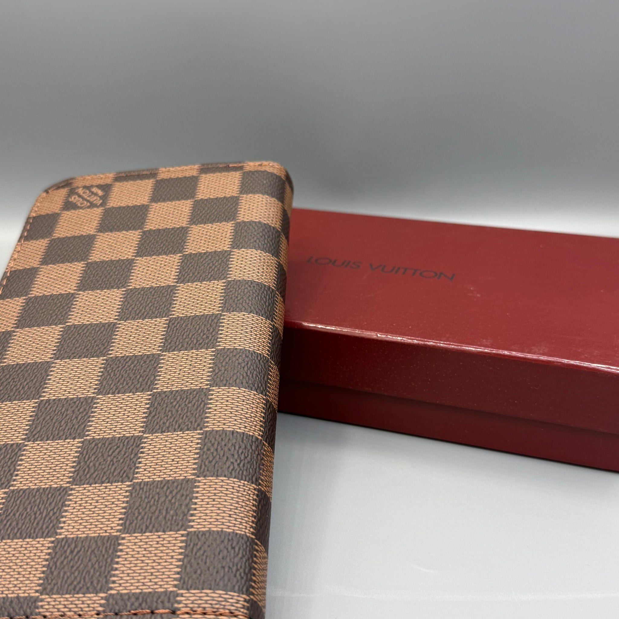Long Zipper Branded Leather WAL